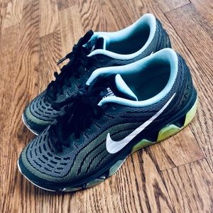 Nike air max sneaker running shoe women size 7